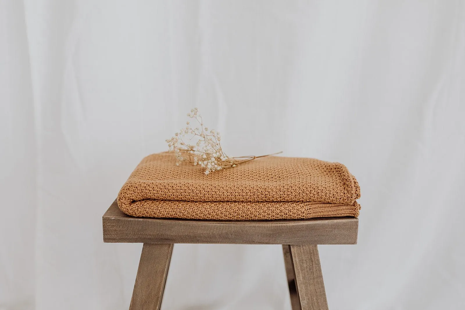 Cocoa Winter Knit Blanket
