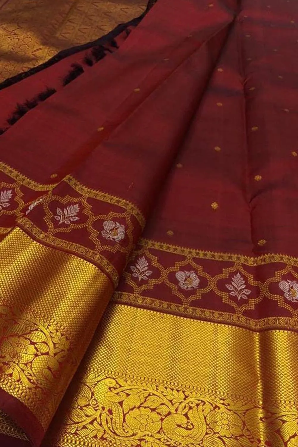 Exquisite Maroon Handloom Kanjeevaram Pure Silk Saree