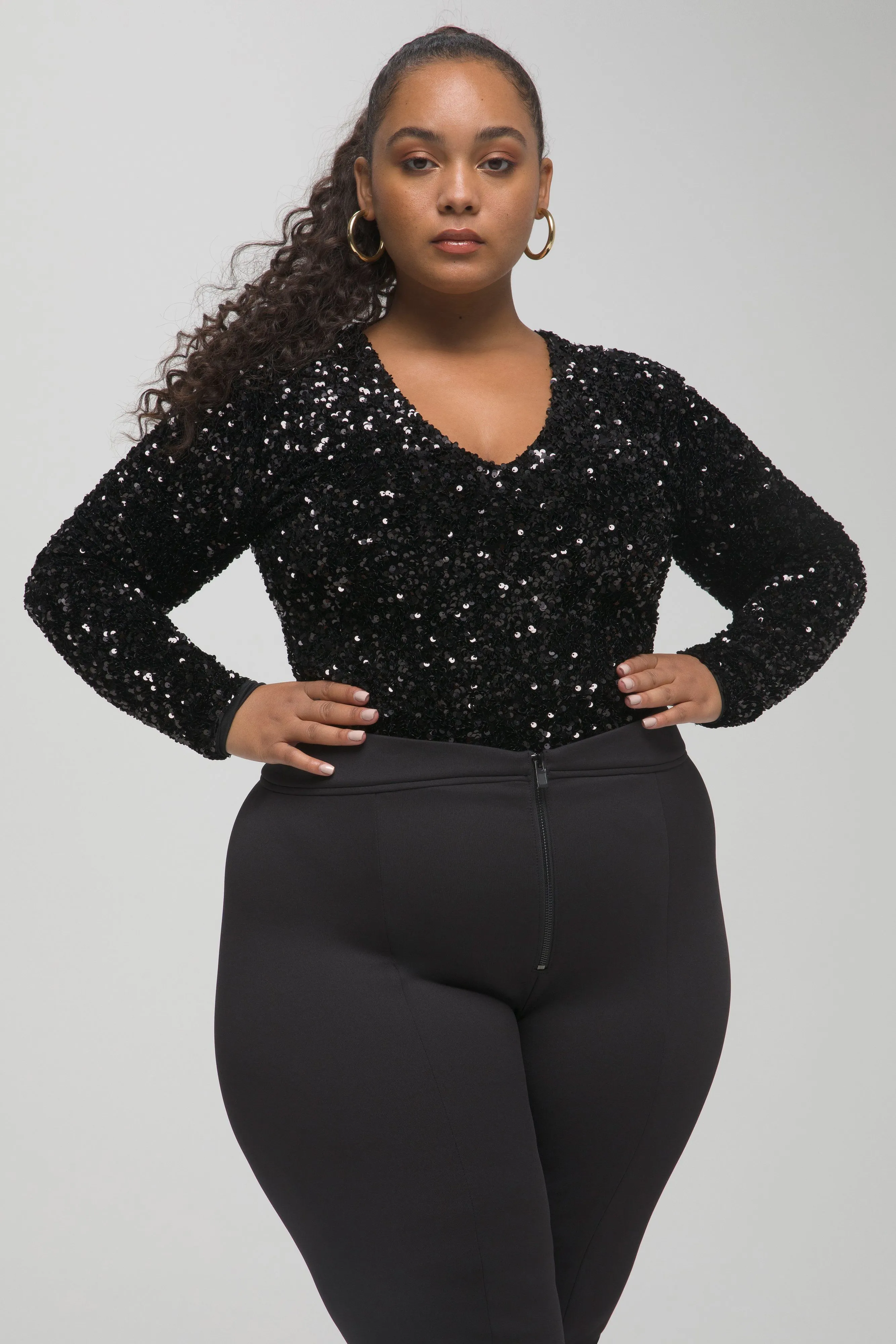 GLOW BODY | BLACK001