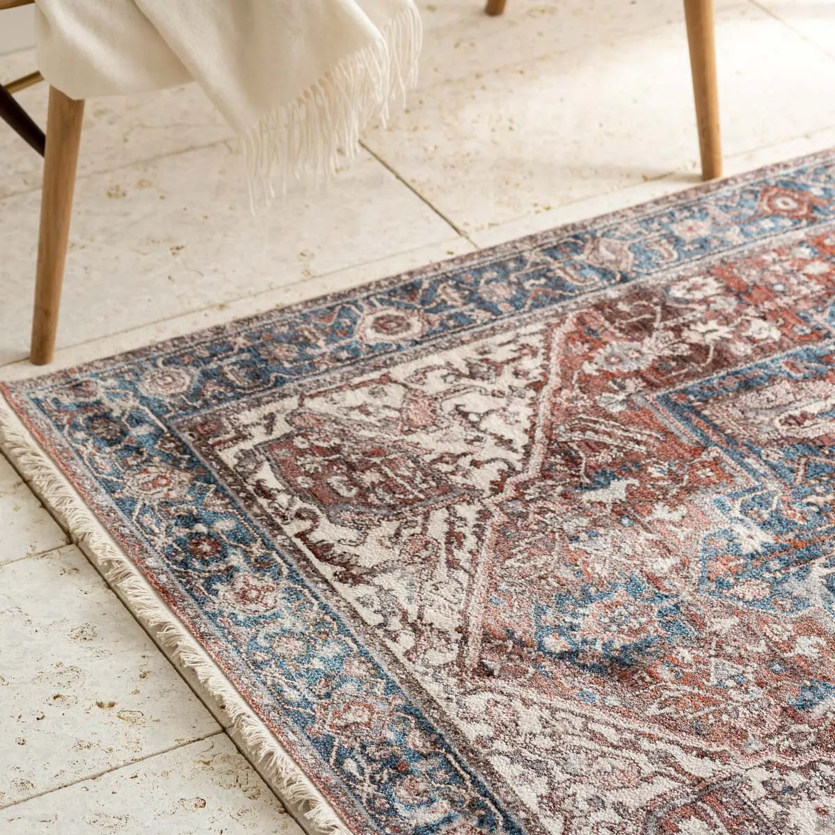 Graceful Persian Border Rug - Wine　120×180