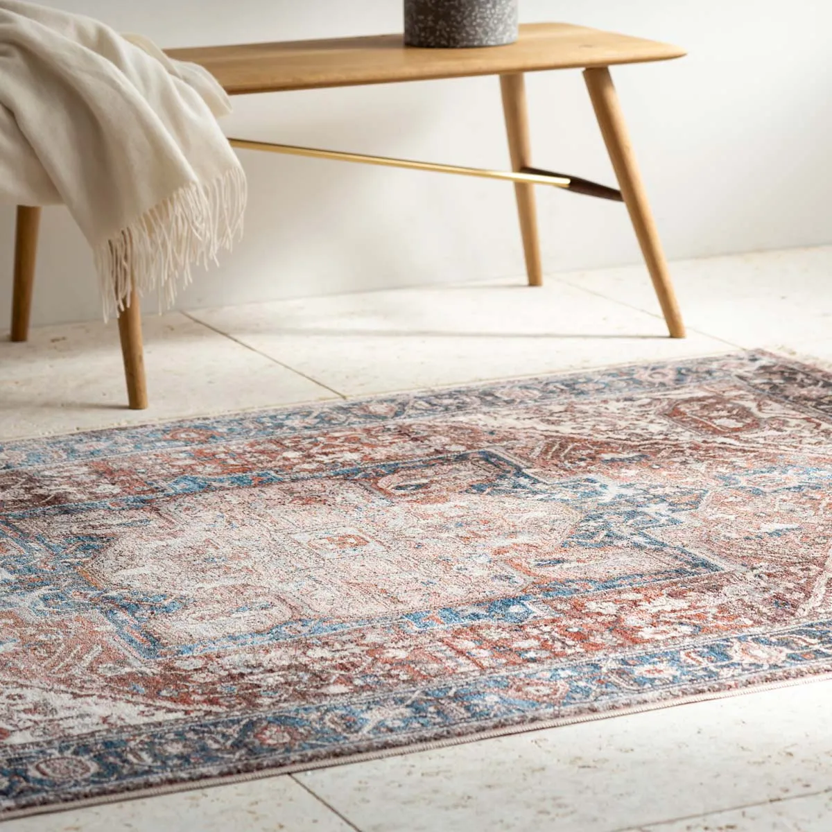 Graceful Persian Border Rug - Wine　120×180