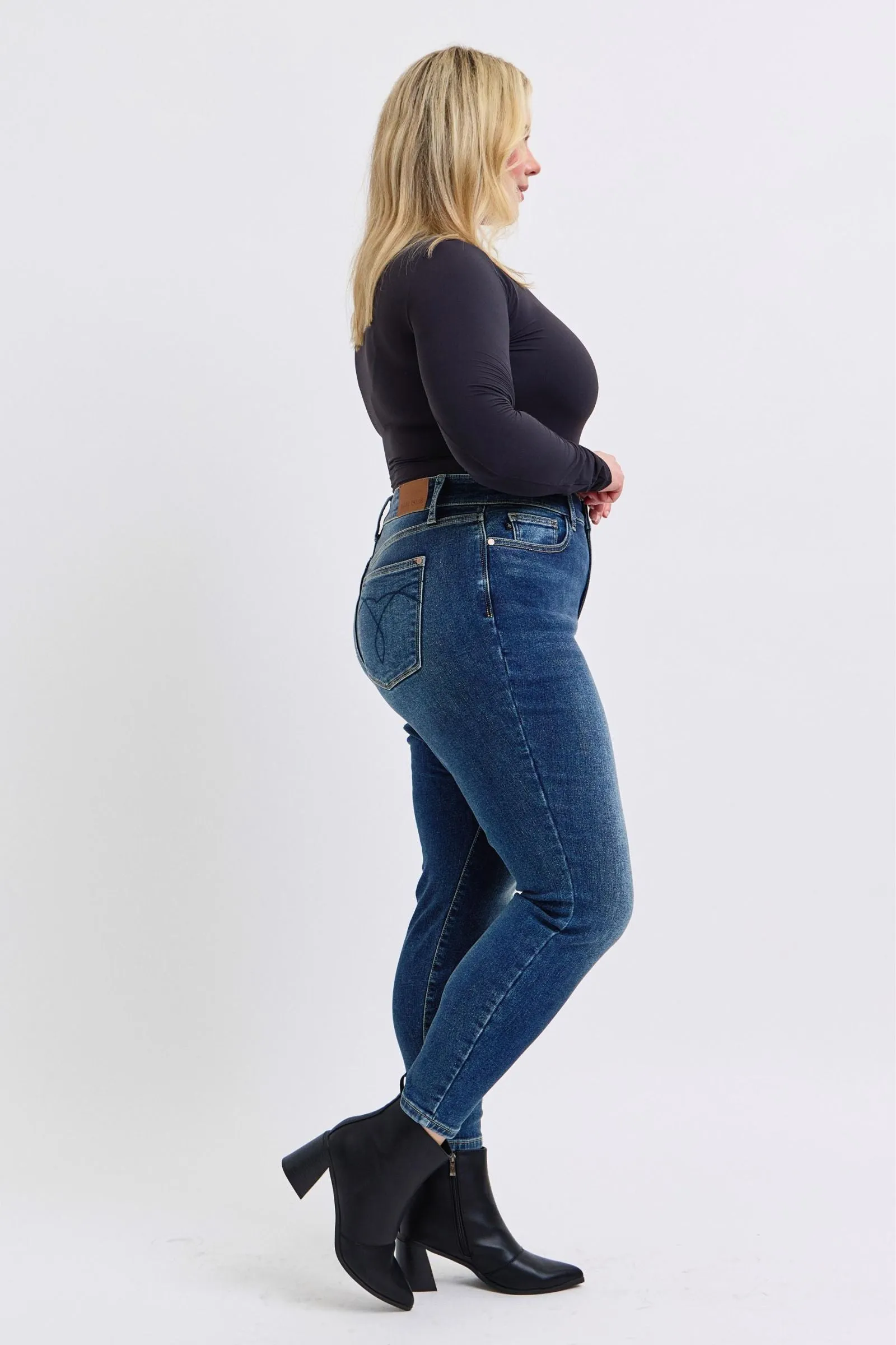 Judy Blue Mid Rise Thermal Skinny Dark Wash Jean