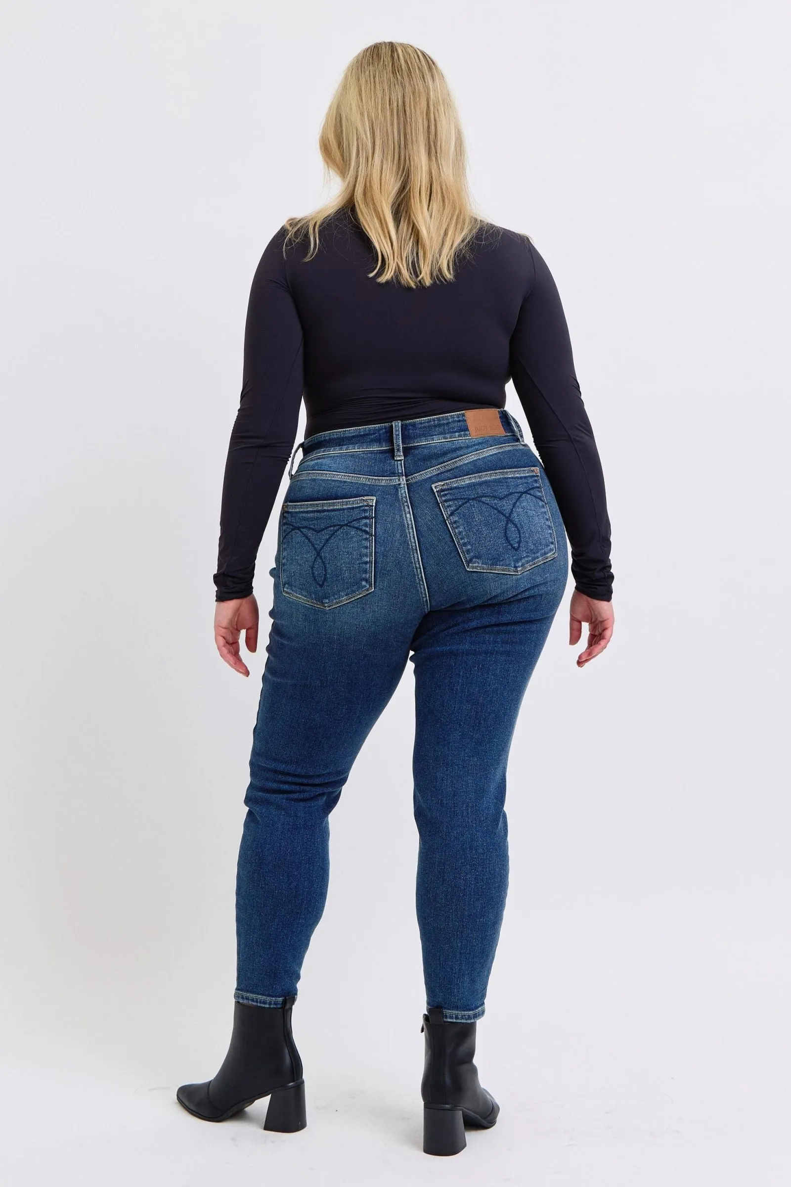 Judy Blue Mid Rise Thermal Skinny Dark Wash Jean