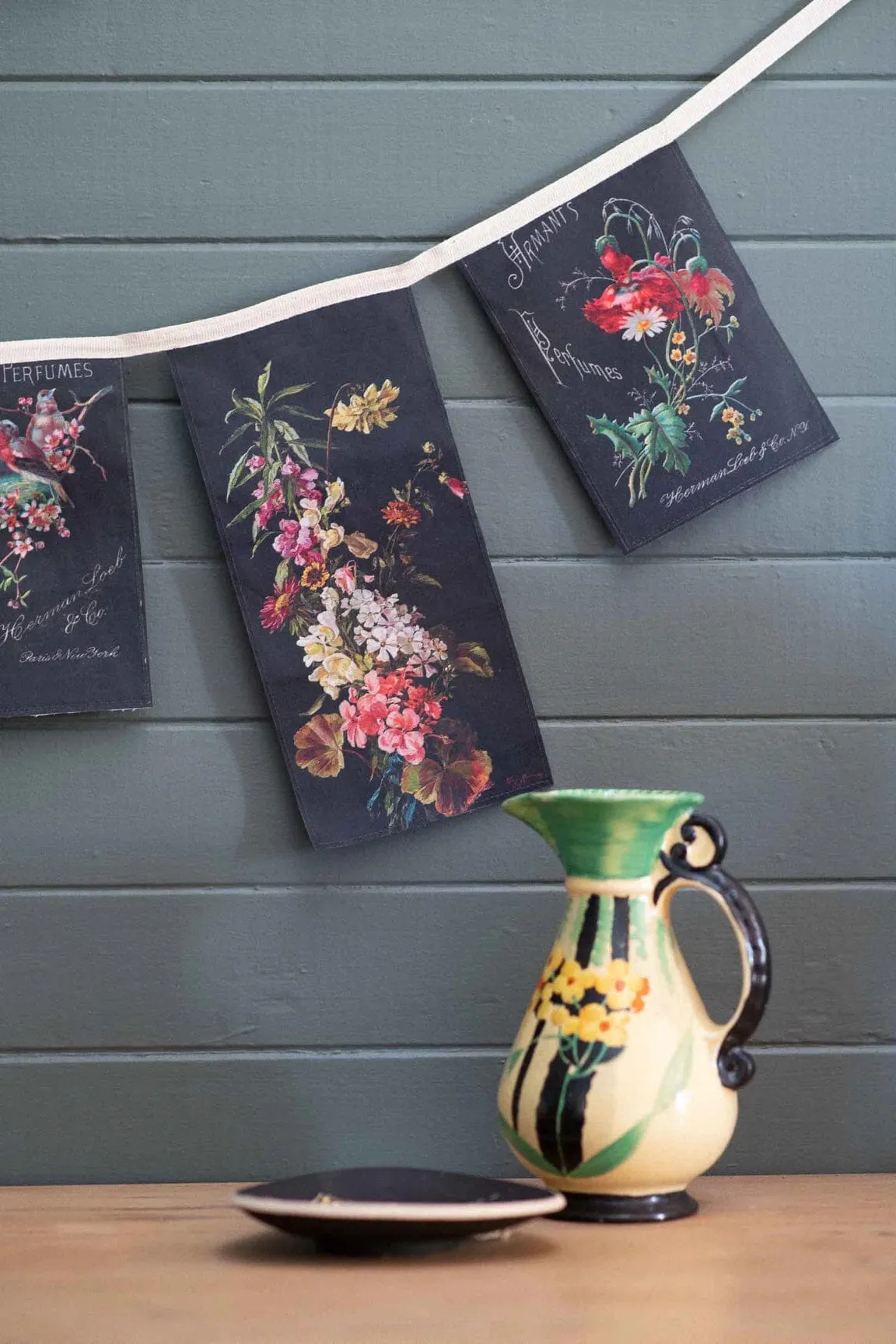 Lazy Bones Exquisite Perfume Garland
