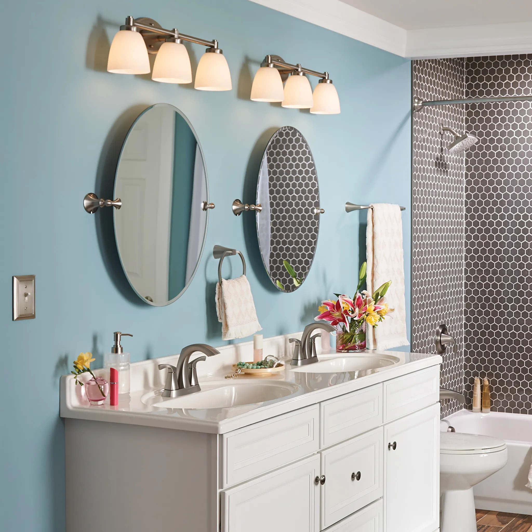 Lindor 18" Towel Bar