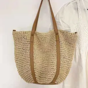 Paziye Large Capacity Bucket Straw Tote Bag