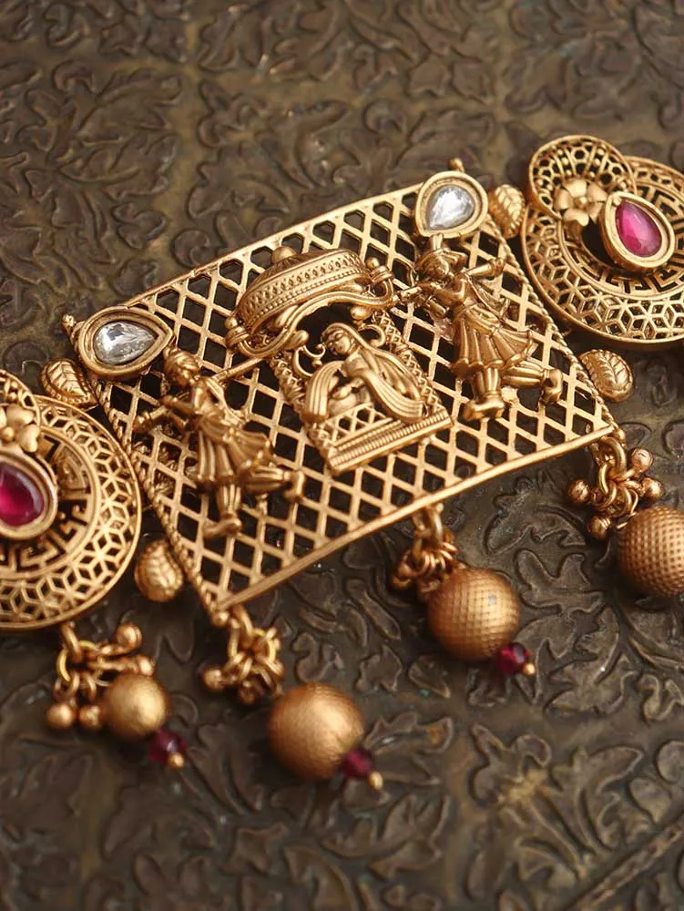 Regal Charm: Luxurionworld's Exclusive Necklace Set for Elegant Occasions