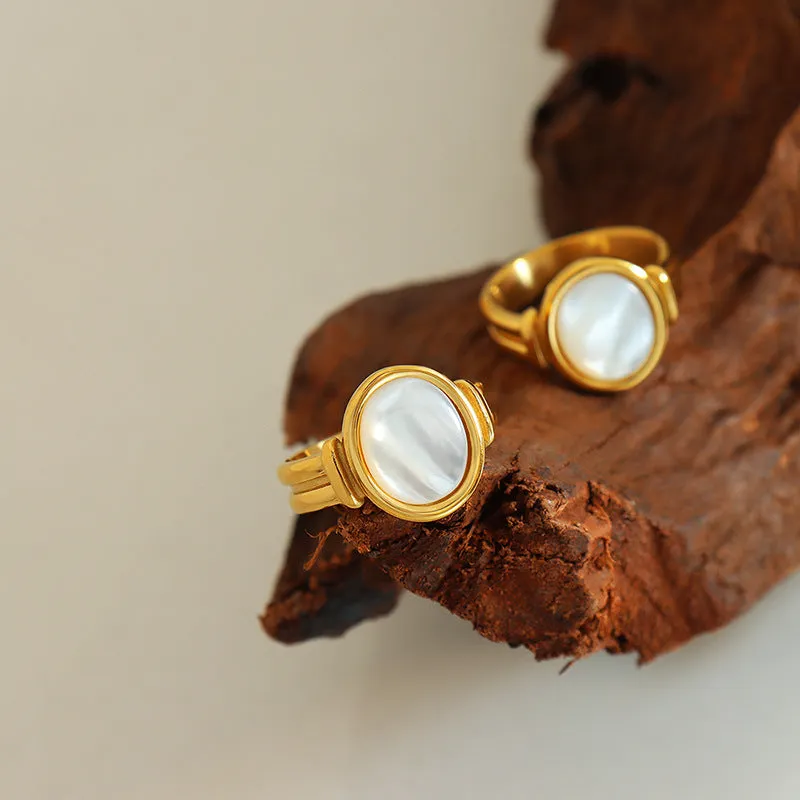 Retro Charm White Sea Shell 18K Gold Index Finger Ring - Everyday Genie Collection