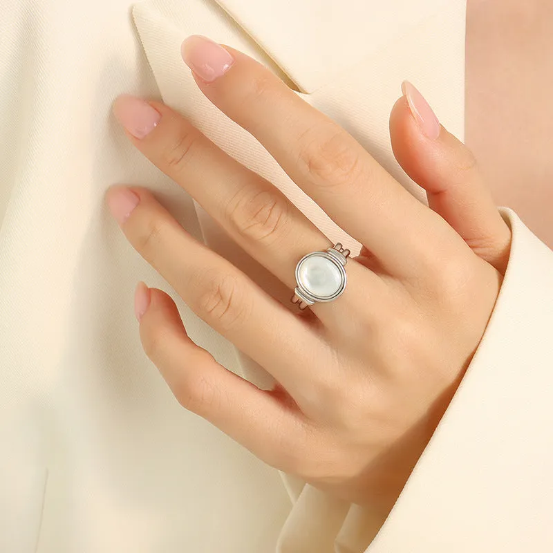Retro Charm White Sea Shell 18K Gold Index Finger Ring - Everyday Genie Collection