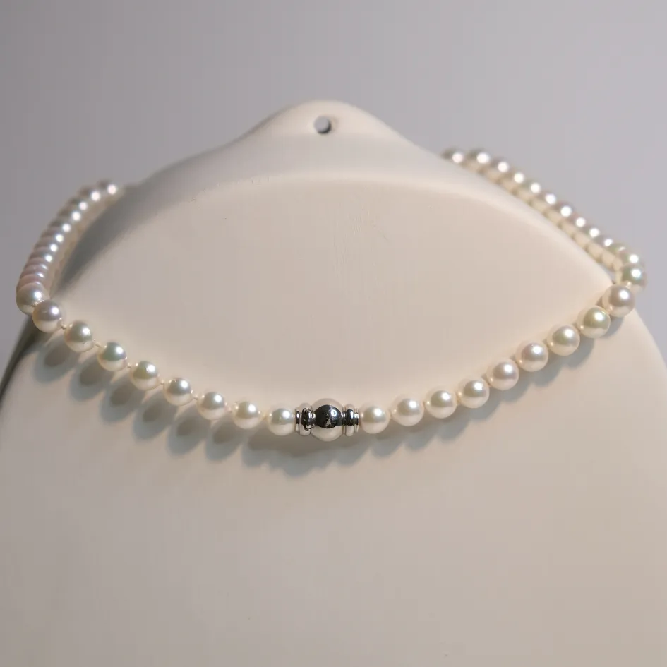 White Pearl Necklace